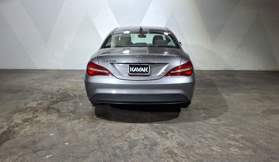 Mercedes Benz Clase Cla 1.6 CLA 200 CGI SPORT AT Coupe 2017