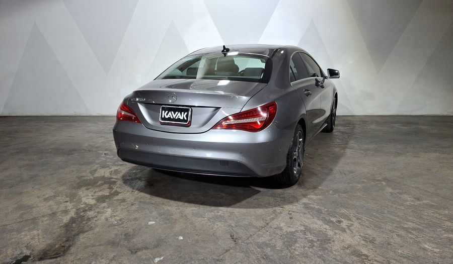Mercedes Benz Clase Cla 1.6 CLA 200 CGI SPORT AT Coupe 2017