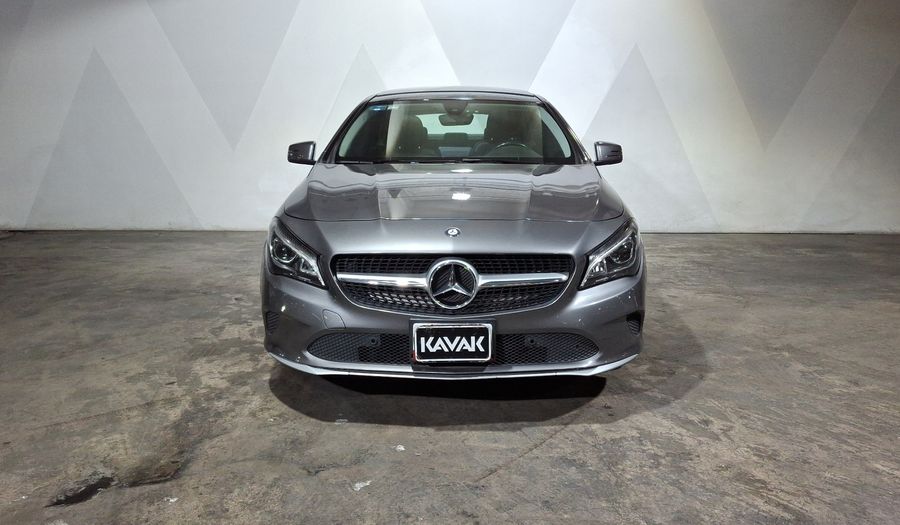 Mercedes Benz Clase Cla 1.6 CLA 200 CGI SPORT AT Coupe 2017