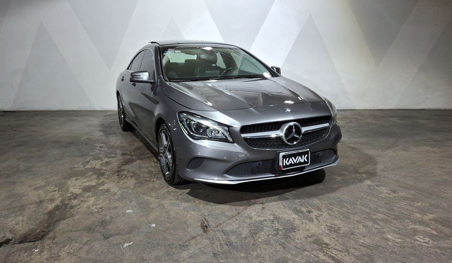Mercedes Benz Clase Cla 1.6 CLA 200 CGI SPORT AT Coupe 2017
