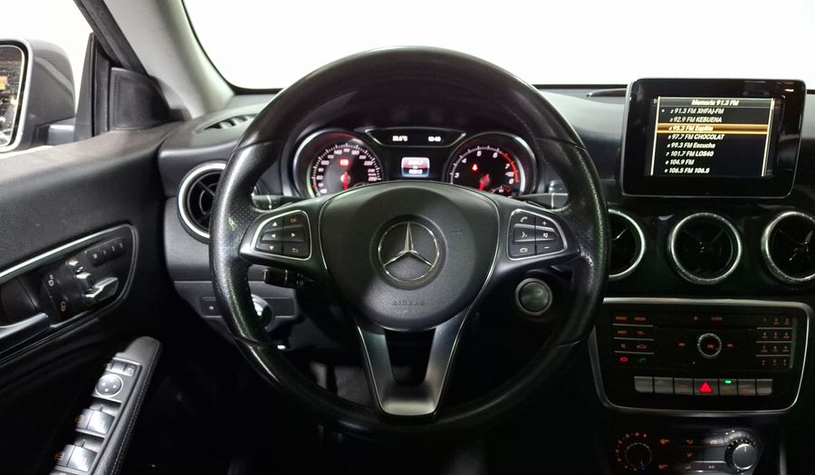 Mercedes Benz Clase Cla 1.6 CLA 200 CGI SPORT AT Coupe 2017