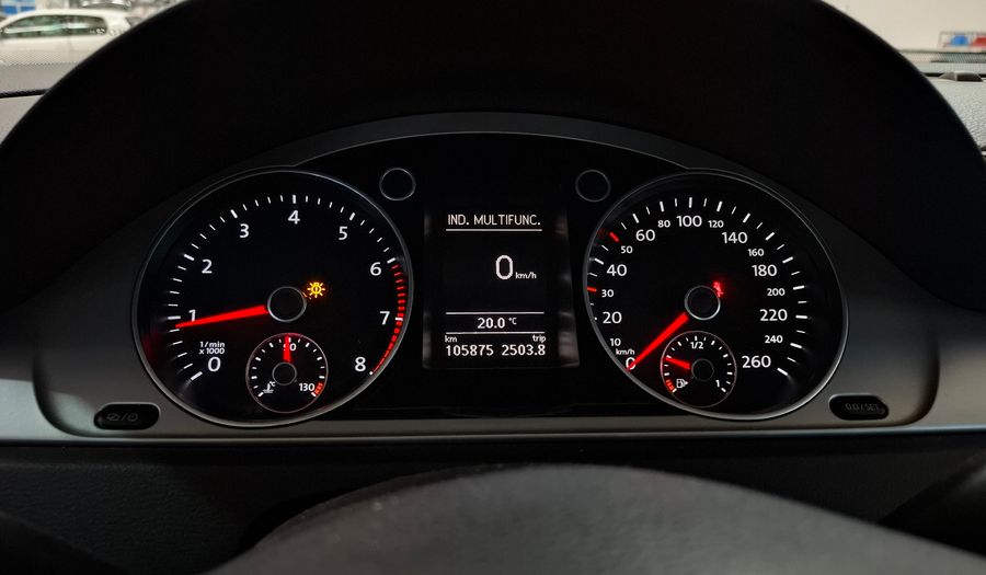 Volkswagen Passat 1.8 TSI COMFORT MT Sedan 2014
