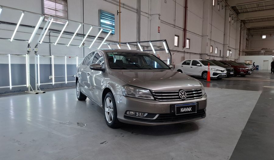 Volkswagen Passat 1.8 TSI COMFORT MT Sedan 2014