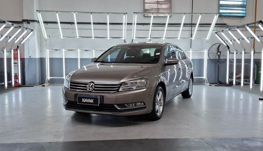 Volkswagen • Passat