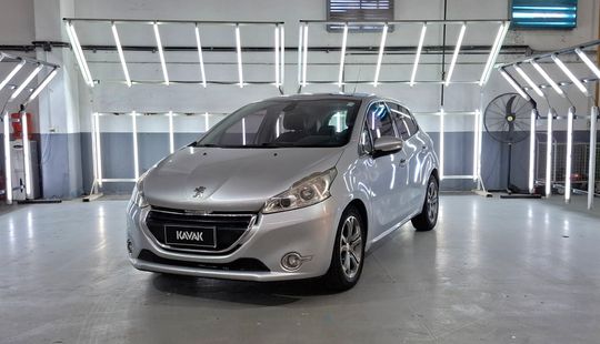 Peugeot • 208