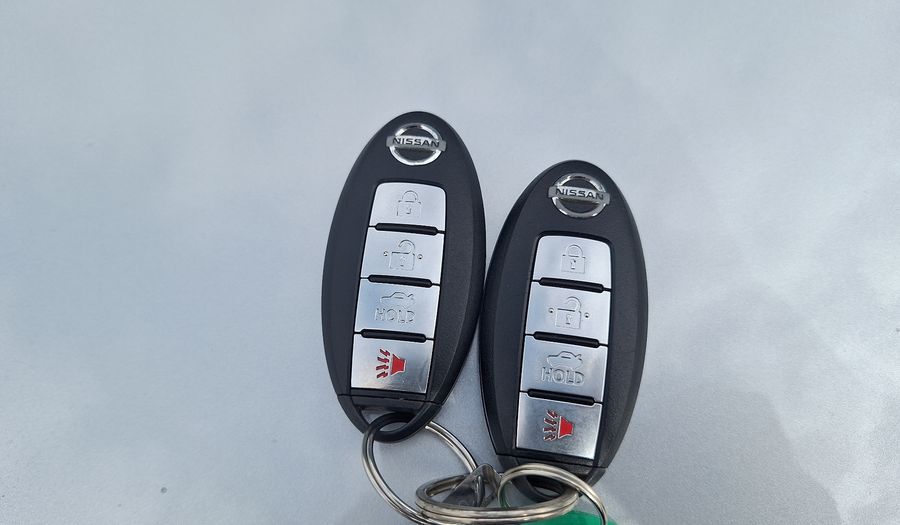 Nissan Versa 1.6 SENSE Sedan 2020