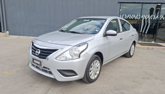 Nissan • Versa