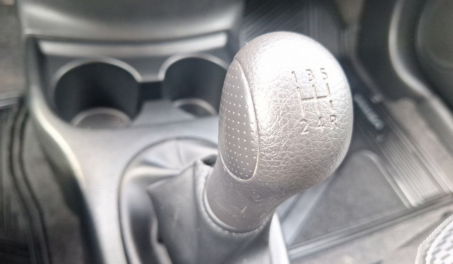 Nissan Versa 1.6 SENSE Sedan 2020