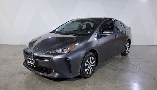 Toyota • Prius