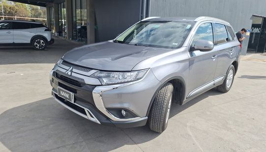 Mitsubishi • Outlander