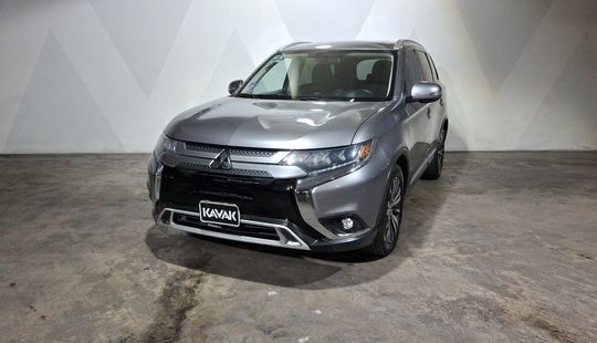 Mitsubishi • Outlander