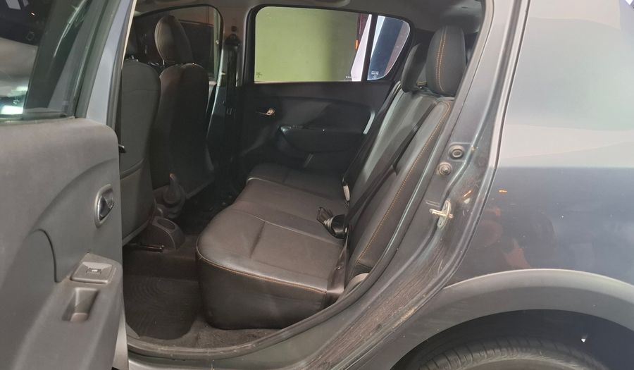 Renault Sandero Stepway 1.6 STEPWAY PRIVILEGE Hatchback 2017