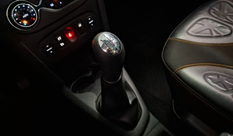 Renault Sandero Stepway 1.6 STEPWAY PRIVILEGE Hatchback 2017