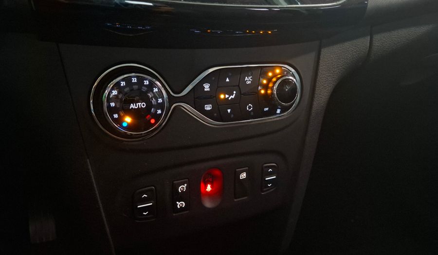 Renault Sandero Stepway 1.6 STEPWAY PRIVILEGE Hatchback 2017