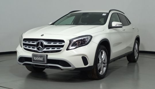 Mercedes Benz • Clase GLA