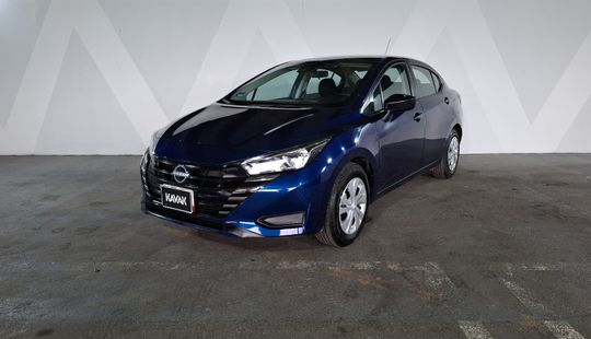 Nissan • Versa