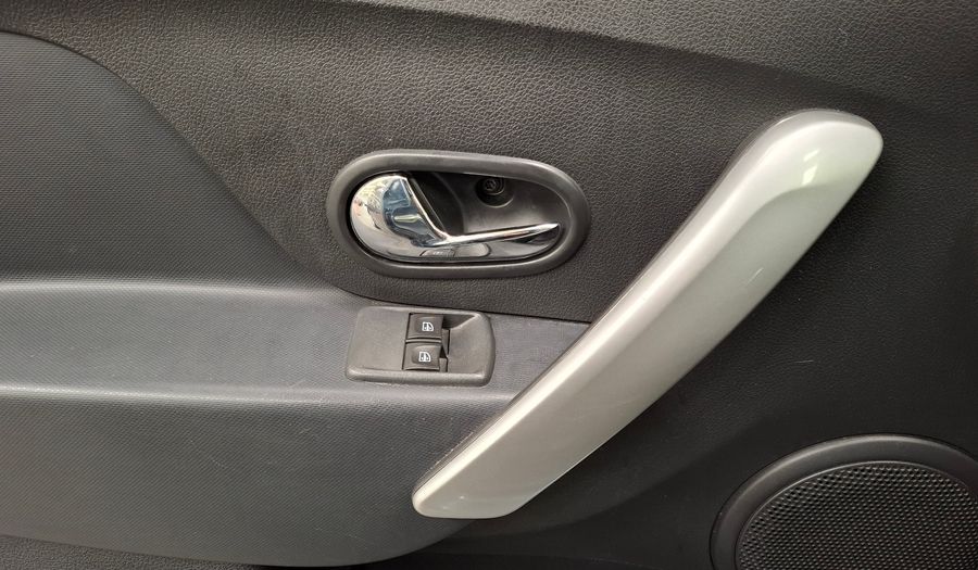 Renault Sandero 1.6 PRIVILEGE Hatchback 2017