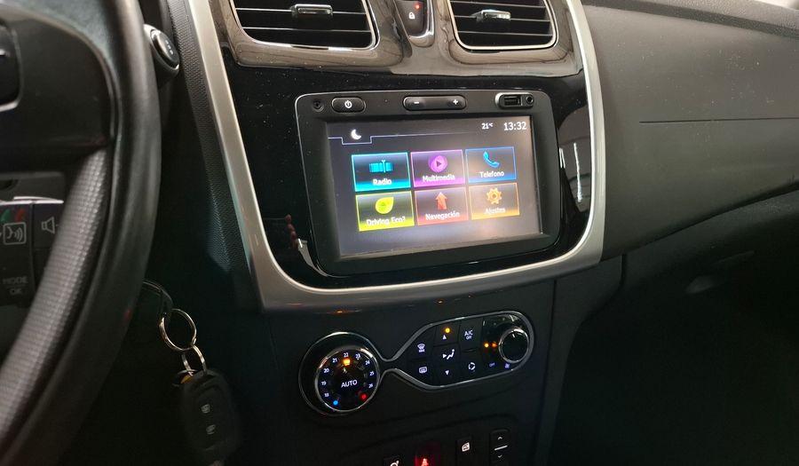 Renault Sandero 1.6 PRIVILEGE Hatchback 2017