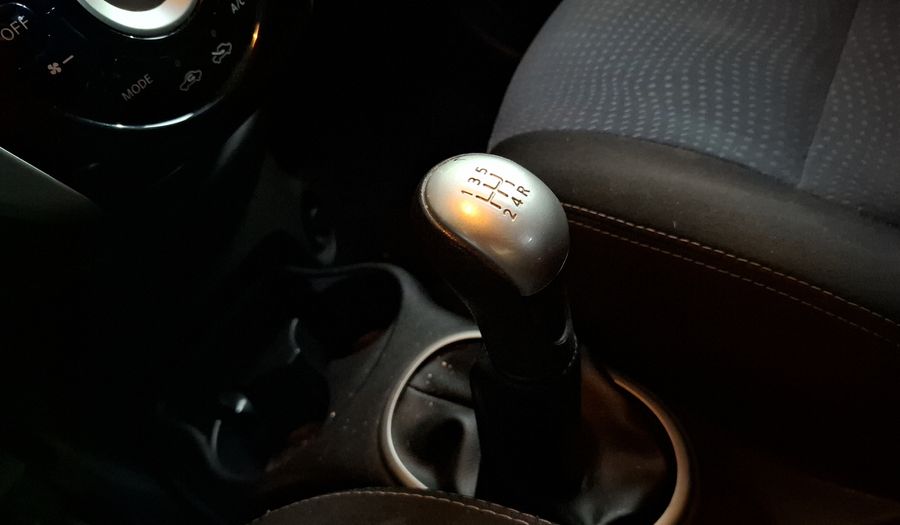 Nissan March 1.6 ADVANCE Hatchback 2017