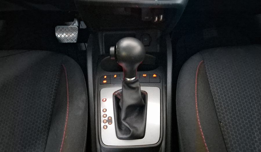 Seat Ibiza 1.4 FR DSG 2 PTAS Hatchback 2013