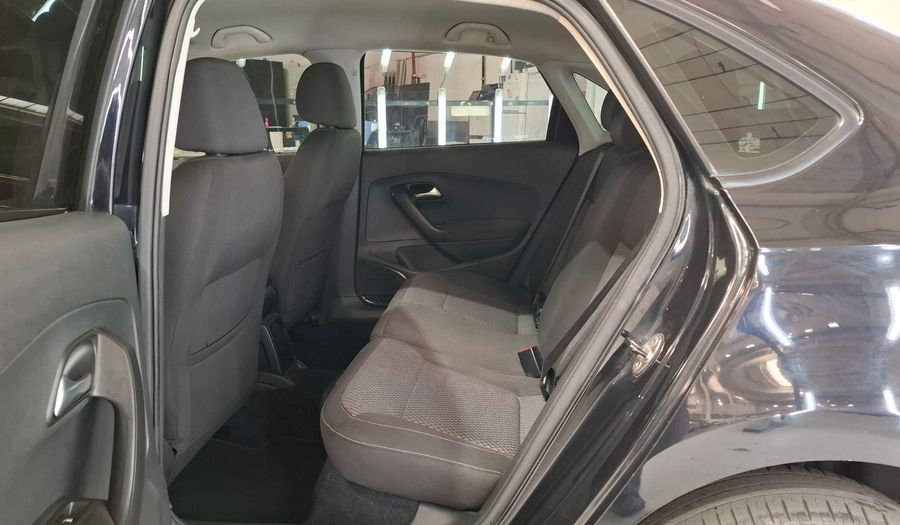 Volkswagen Polo 1.6 COMFORTLINE Sedan 2016