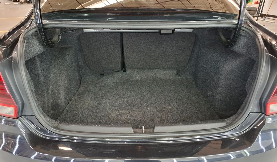 Volkswagen Polo 1.6 COMFORTLINE Sedan 2016