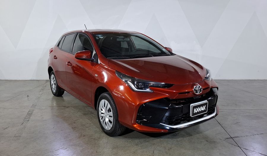 Toyota Yaris 1.5 BASE CVT Hatchback 2023