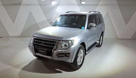 Mitsubishi • Montero