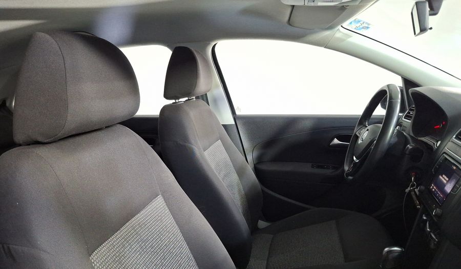 Volkswagen Polo 1.6 COMFORTLINE PLUS AUTO Hatchback 2021