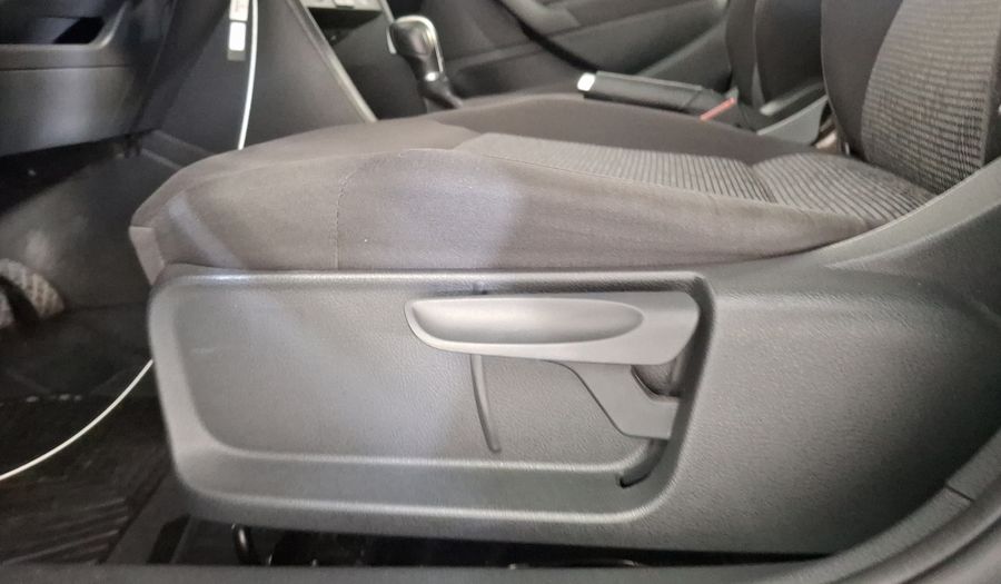 Volkswagen Polo 1.6 COMFORTLINE PLUS AUTO Hatchback 2021