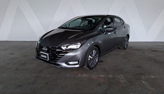 Nissan • Versa
