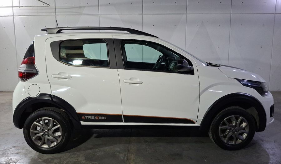 Fiat Mobi 1.0 TREKKING Hatchback 2023