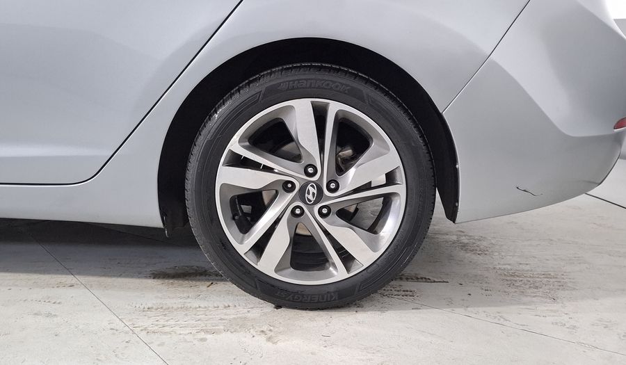 Hyundai Elantra 1.8 LIMITED TECH NAVI AT Sedan 2015