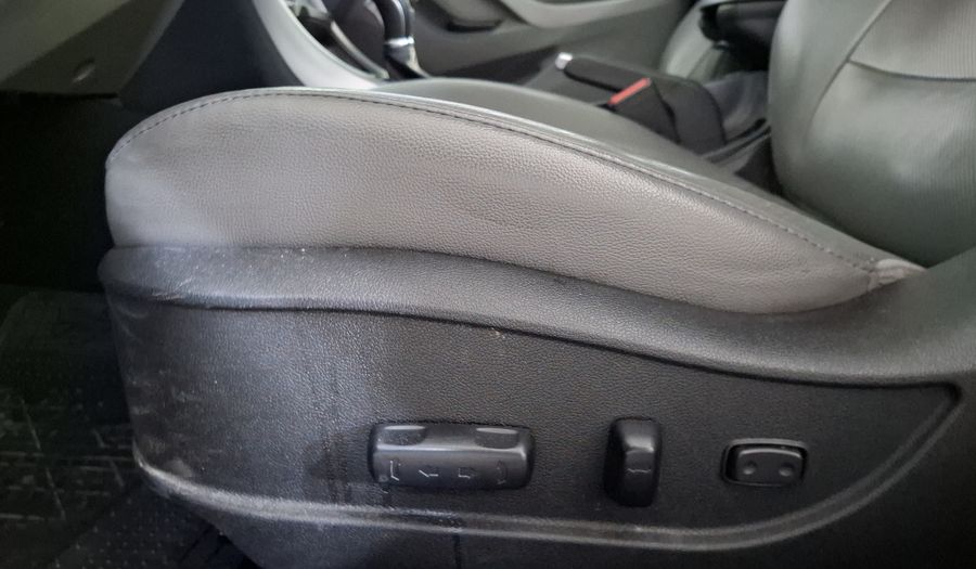 Hyundai Elantra 1.8 LIMITED TECH NAVI AT Sedan 2015