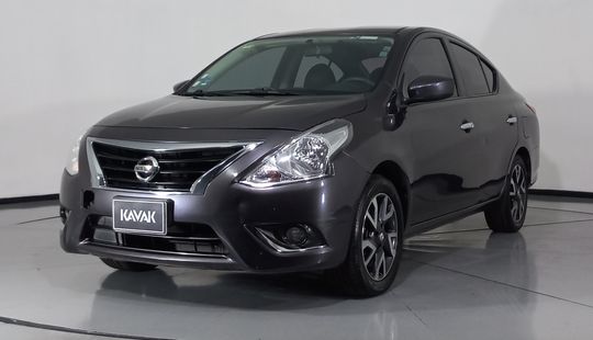 Nissan • Versa