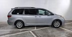 Toyota Sienna 3.5 XLE AT Minivan 2016