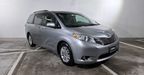 Toyota Sienna 3.5 XLE AT Minivan 2016