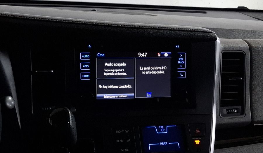 Toyota Sienna 3.5 XLE AT Minivan 2016