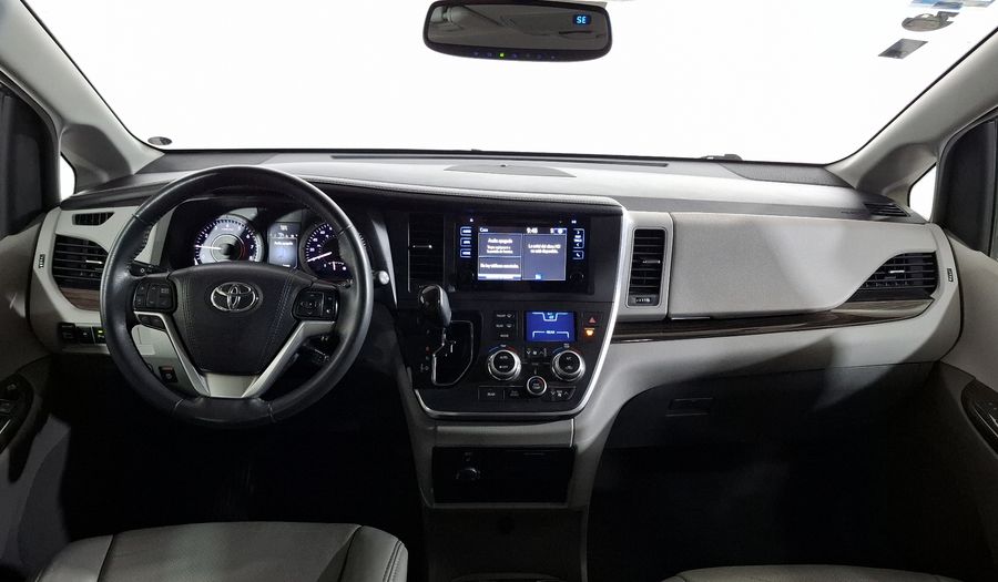 Toyota Sienna 3.5 XLE AT Minivan 2016
