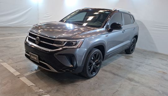 Volkswagen • Taos