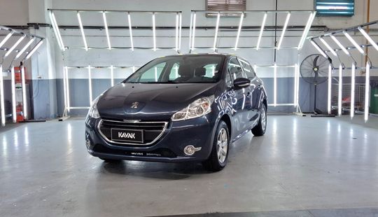 Peugeot • 208