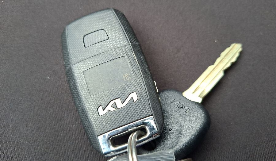 Kia Soluto 1.4 EX FULL GPS Sedan 2025