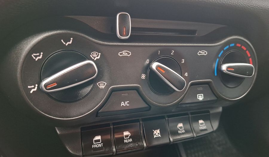 Kia Soluto 1.4 EX FULL GPS Sedan 2025
