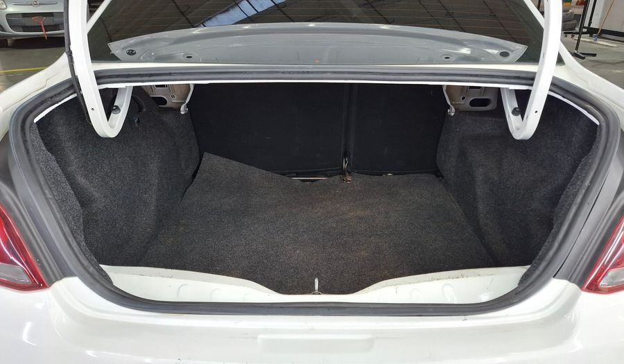 Peugeot 301 1.6 ALLURE PLUS Sedan 2017