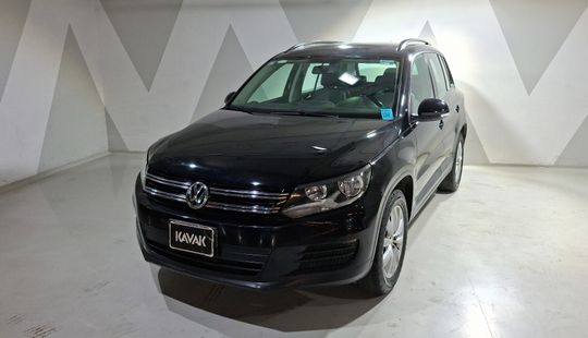 Volkswagen • Tiguan