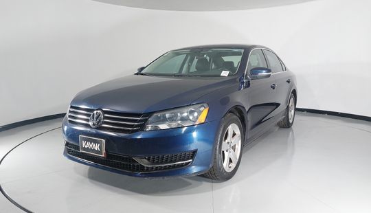 Volkswagen • Passat