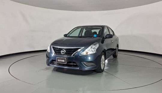 Nissan • Versa