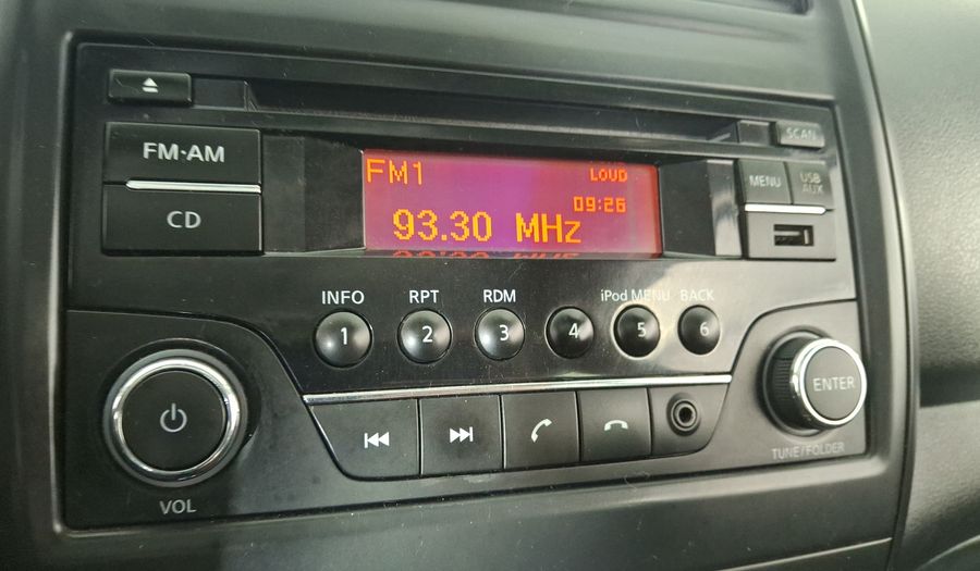 Nissan Versa 1.6 SENSE TA AC Sedan 2015