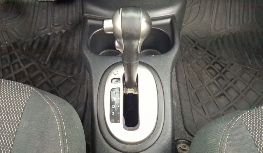 Nissan Versa 1.6 SENSE TA AC Sedan 2015