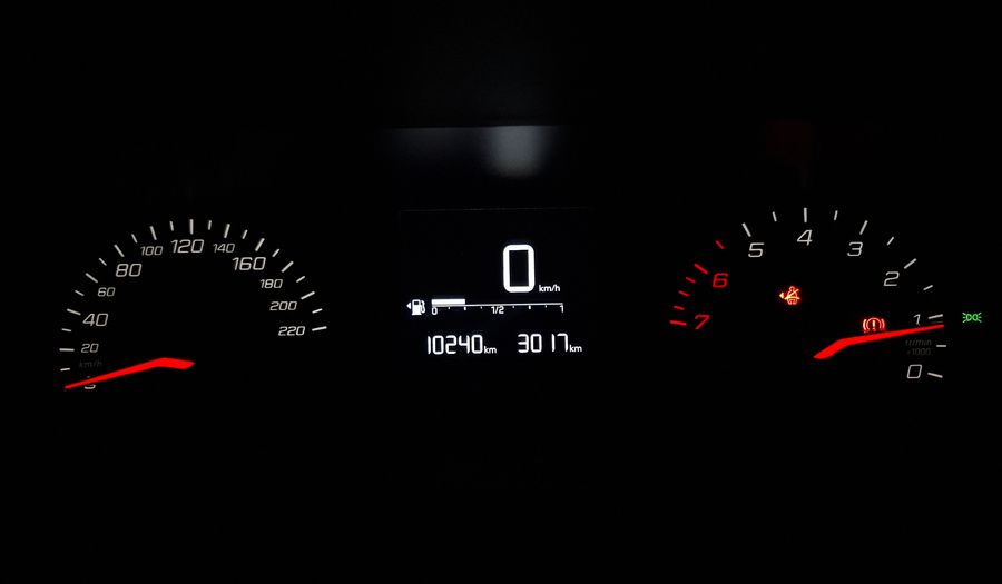 Peugeot 208 1.6L STYLE Hatchback 2023